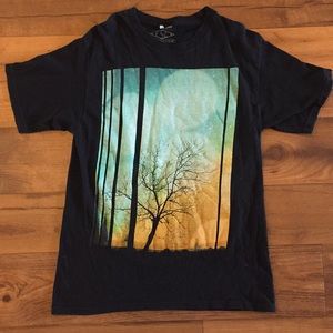 Men’s black t-shirt